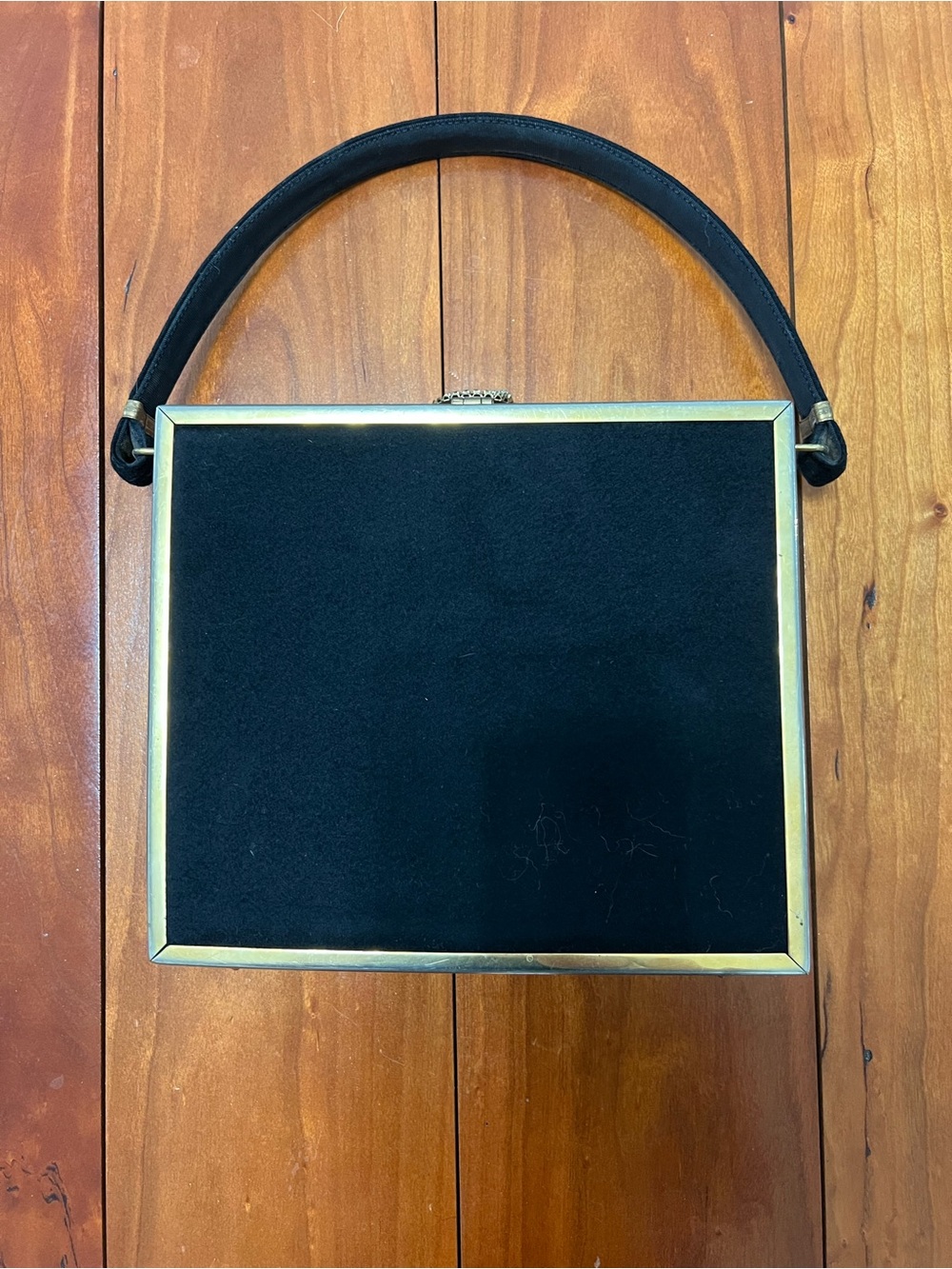 Mega Sale! Vintage Tyrolean NY Black Velvet Box Handbag w/Embellished Medallion - Picture 8 of 11